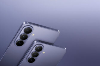 Зблизька видно задню частину Galaxy S26 і S26+, на якій виділяються об'єктиви камери. Galaxy AI.